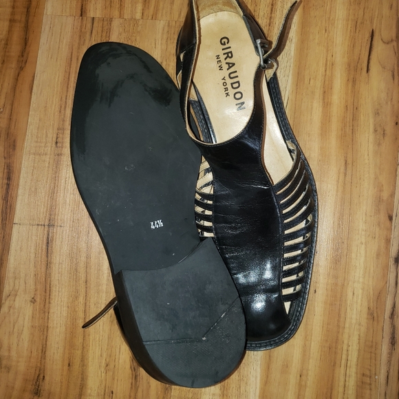 Sandals_&_Flip_Flops